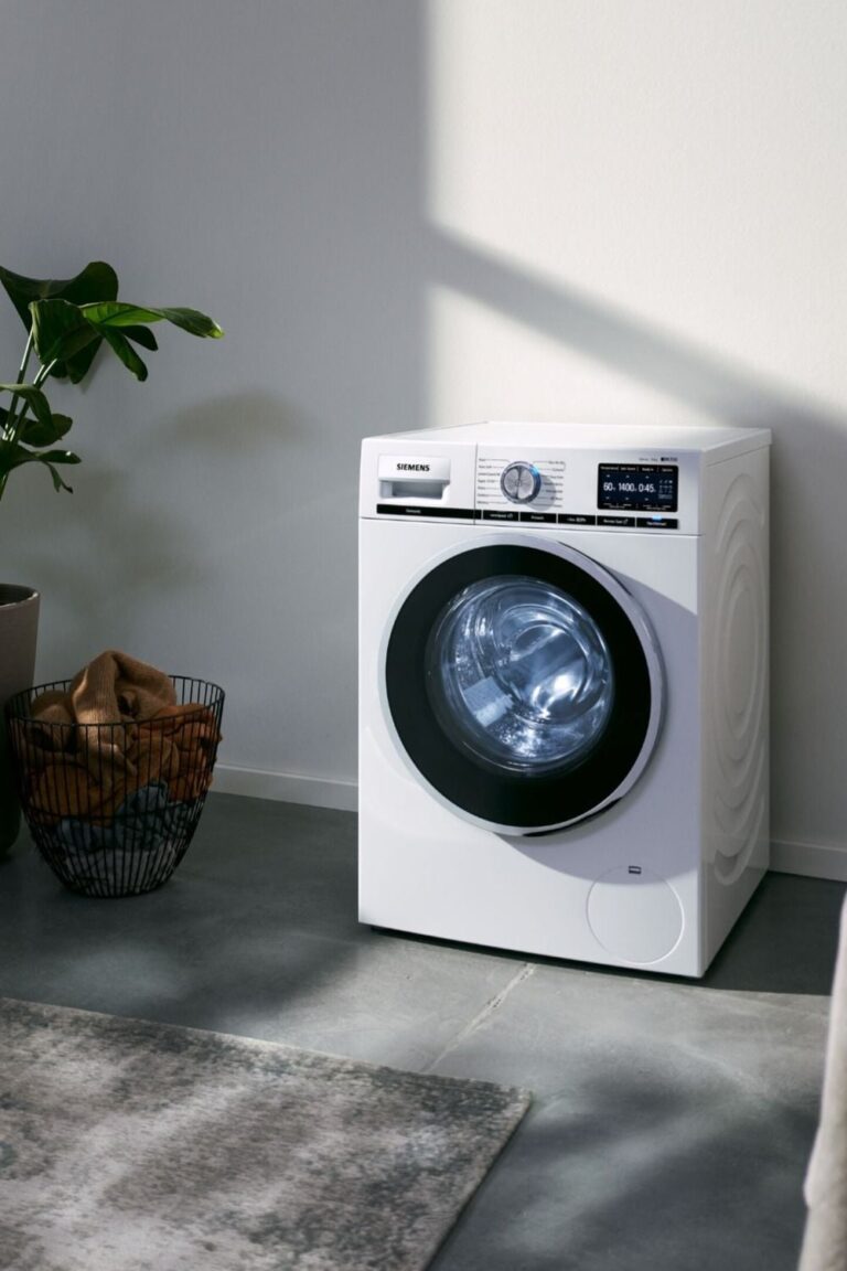 Đừng Xem Thường Việc Máy Giặt Bị Nắng Chiếu Thẳng – Hậu Quả Có Thể Hỏng Cả Bảng Mạch