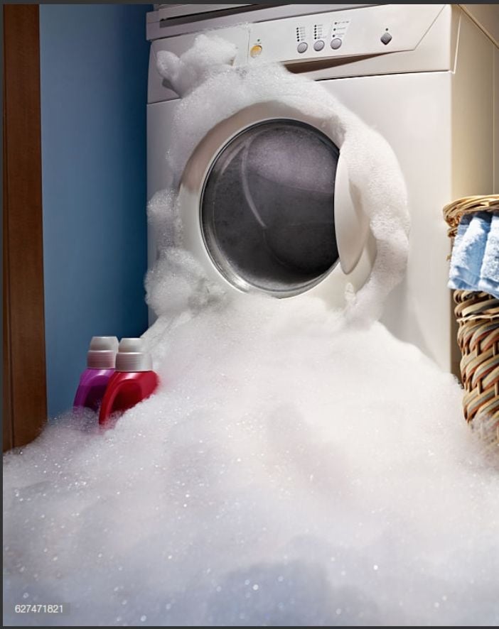 Vì Sao Tuyệt Đối Không Nên Mở Nắp Khi Máy Giặt Đang Hoạt Động?